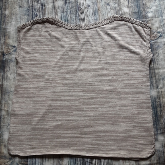 Rose & Olive Sleeveless Top - Picture 8 of 8